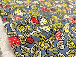 コットンこばやし 白いちごの綿麻キャンバスプリント_拡大イメージ