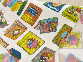 シーチングプリント夢見るにゃんこ物語「本の世界へ」_拡大イメージ