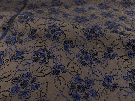 【現品限り特価】Exclusive Collection ブルー刺繍のフラワーローンレース