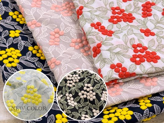 Exclusive Collection 特別な木の実刺しゅうのコットンローンレース