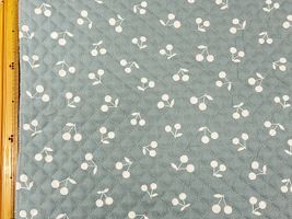 フレンチオックスチェリーのプリントキルティングくすみブルー