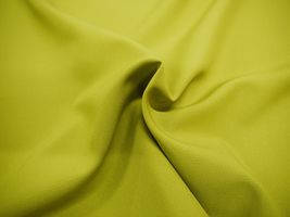お洋服づくりのためのトロピカルストレッチ無地ライムグリーン