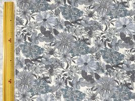 ダブルガーゼプリント「咲き誇る花々」グレー系