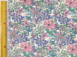 ダブルガーゼプリント「咲き誇る花々」カラフル系