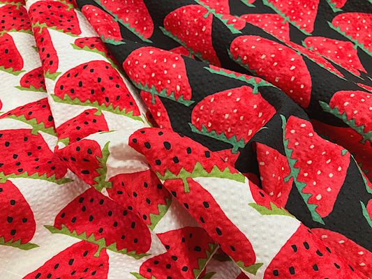 【現品限り特価】コットンこばやし 北欧調いちごのリップルプリント