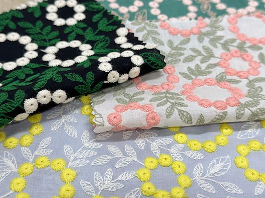 Exclusive Collection 特別なリース刺しゅうのコットンローンレース