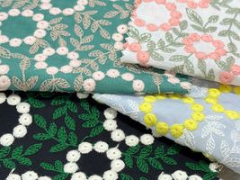 Exclusive Collection 特別なリース刺しゅうのコットンローンレース_拡大イメージ