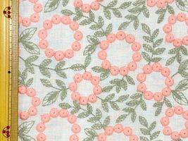 Exclusive Collection 特別なリース刺しゅうのコットンローンレース_拡大イメージ