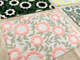 Exclusive Collection 特別なリース刺しゅうのコットンローンレース_拡大イメージ