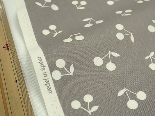 ニュアンスカラーの フレンチオックス「チェリー」