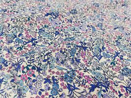 高密度80ローンフラワープリント「小鳥の花園」_拡大イメージ