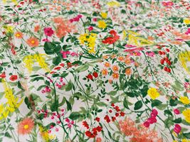 高密度80ローンフラワープリント「ワイルドフラワー・ガーデン」_拡大イメージ