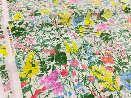 高密度80ローンフラワープリント「ワイルドフラワー・ガーデン」_拡大イメージ