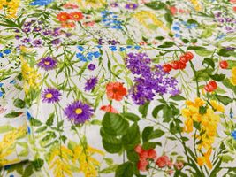 高密度80ローンフラワープリント「ワイルドフラワー・ガーデン」_拡大イメージ