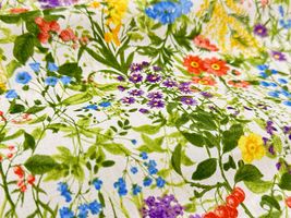 高密度80ローンフラワープリント「ワイルドフラワー・ガーデン」アイボリー系