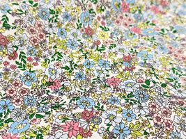 高密度80ローンフラワープリント「プティ・ジャルダン」アクア×ピンク系