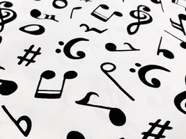 KOMU STRADA 踊る♪音符のオックスプリント白地×黒