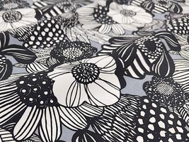 撥水加工付タスランナイロンプリント「アートフラワー」グレー地