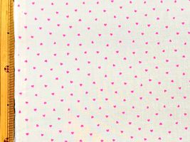 小さなネオンハートのシーチングプリント_拡大イメージ