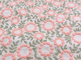 Exclusive Collection 特別なリース刺しゅうのコットンローンレース_拡大イメージ