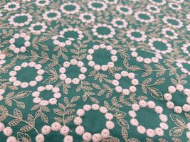 Exclusive Collection 特別なリース刺しゅうのコットンローンレース_拡大イメージ