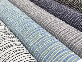 うねりのあるストライプのリップルプリント_拡大イメージ