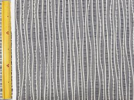 うねりのあるストライプのリップルプリントグレー