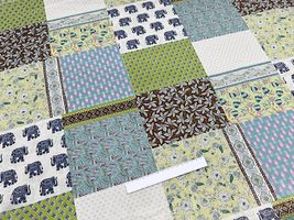 シルキーライクコットンプリント「パッチワーク」_拡大イメージ