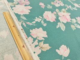 YUWA綿麻シーチングプリント「beauty flower」エメラルド地