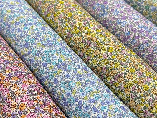 ボタニカルスケアープリント「フラワーカーペット」