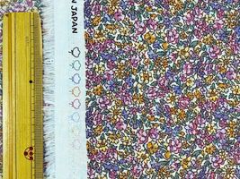 ボタニカルスケアープリント「フラワーカーペット」_拡大イメージ