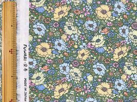 ボタニカルスケアープリント「フラワーガーデン」ビビッドグリーン