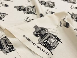 オックスプリント「猫のミシンかけ」_拡大イメージ