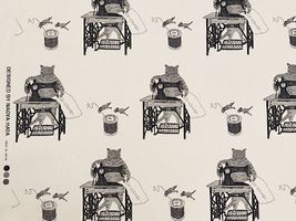 オックスプリント「猫のミシンかけ」_拡大イメージ