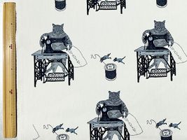 オックスプリント「猫のミシンかけ」アイボリー