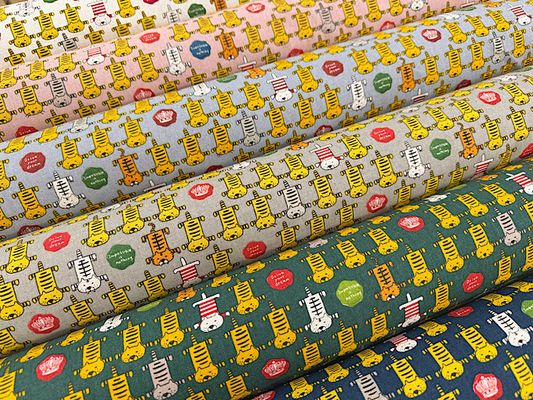コットンこばやし 綿麻キャンバスプリント  ぺったりトラねこ