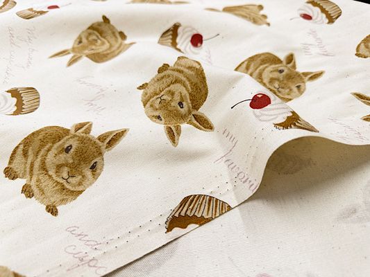 【現品限り特価】ウサギとカップケーキのカワイイオックスプリント