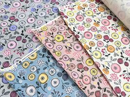 ラミネートプリント「まるいお花のオックスプリント「北欧の森」」_拡大イメージ