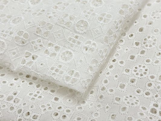 【現品限り特価】Exclusive Collection 細やかな刺繍のコットンローンレース