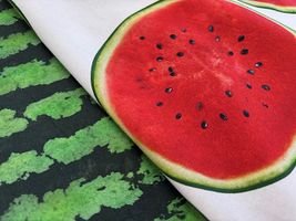 まるで本物のスイカ!?のようなシーチングパネルプリントグリーン×レッド