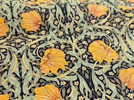 シーチングプリント BEST OF MORRIS「ピンパネル」黒地×オレンジ花