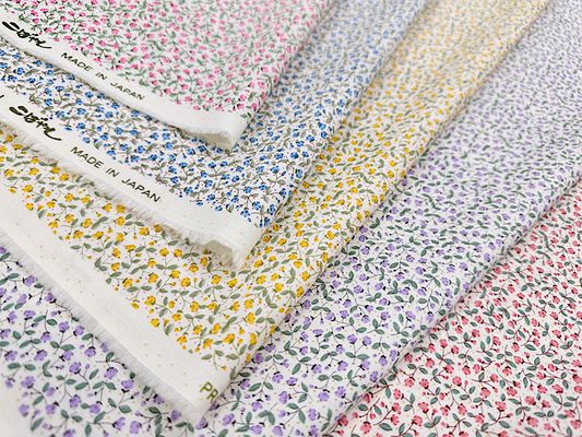 コットンこばやしブロードプリント「カスミソウ」