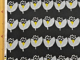 くすみカラーの北欧調フラワーアートオックスプリントブラック