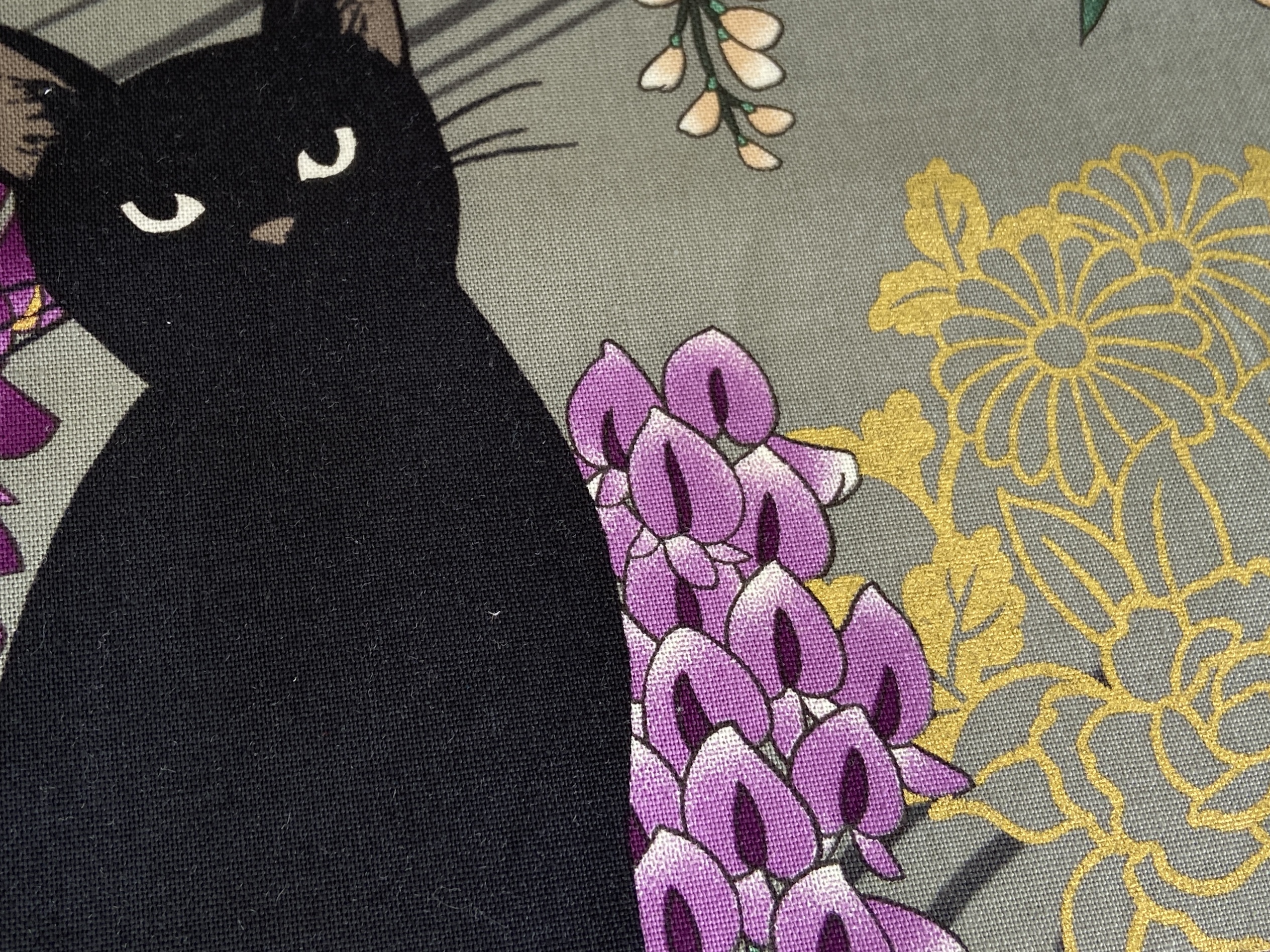もらって嬉しい出産祝い 額入り ゴージャス 朝鮮刺繍 猫と藤の花 絵画 ...