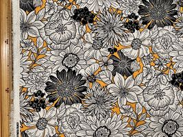 ワイルドスイートフラワーの綿麻キャンバスプリントマスタード地×生成花