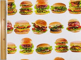 デジタルプリント「Do you prefer burgers or donuts?」ハンバーガー