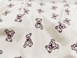 大塚屋オリジナル刺しゅう「My Teddy Bear」スモークホワイトのブロード_拡大イメージ