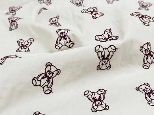 大塚屋オリジナル刺しゅう「My Teddy Bear」スモークホワイトのブロード