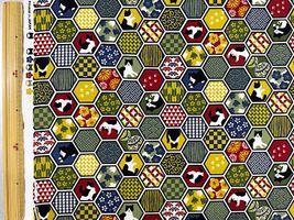 シーチングプリント「六角窓からハチワレネコ」抹茶グリーン