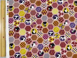 シーチングプリント「六角窓からハチワレネコ」くすみピンク